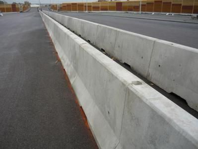 Concrete barrier B35 / 45 200x81x45 cm