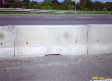 Concrete barrier such as U-14b two-sided B20 / 25