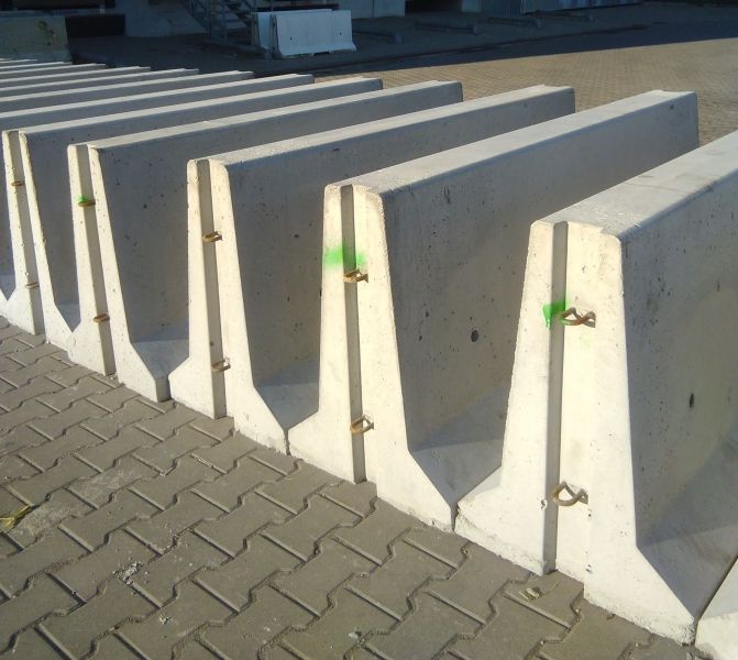 Concrete barrier B35 / 45 200x81x45 cm