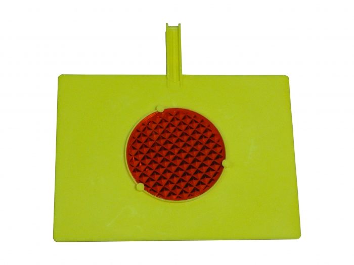 Yellow plate / pendant for a post / chain with a red reflector