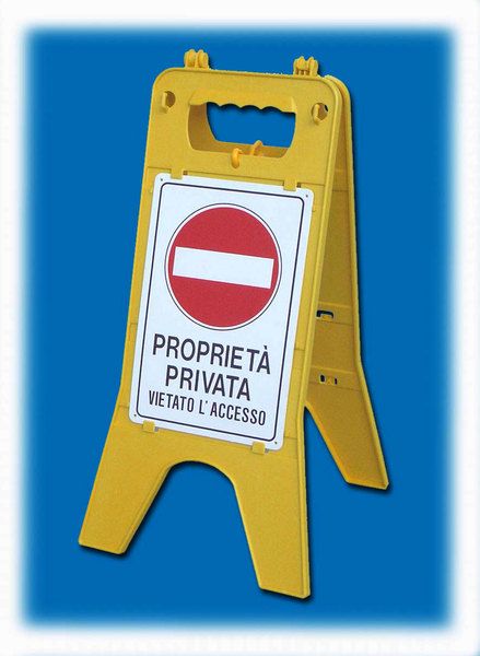 "WET FLOOR" warning board