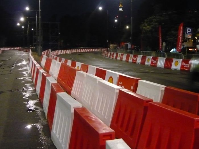 Rental of U-14e road barriers, height 500mm