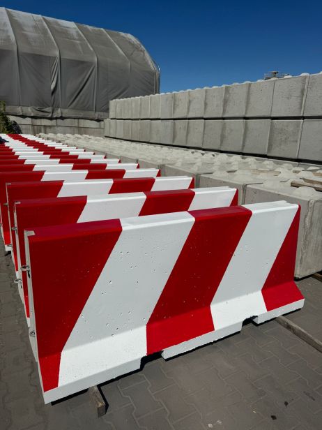 Bariera betonowa B35/45, biało/czerwona, 