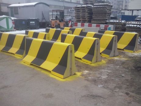 Bariera betonowa dwustronna - malowana żółto-czarna B35/45