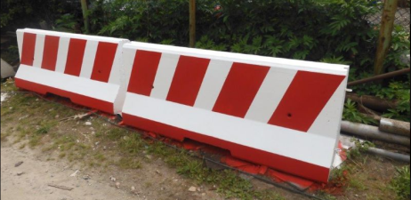 Bariera betonowa B35/45, biało/czerwona, 